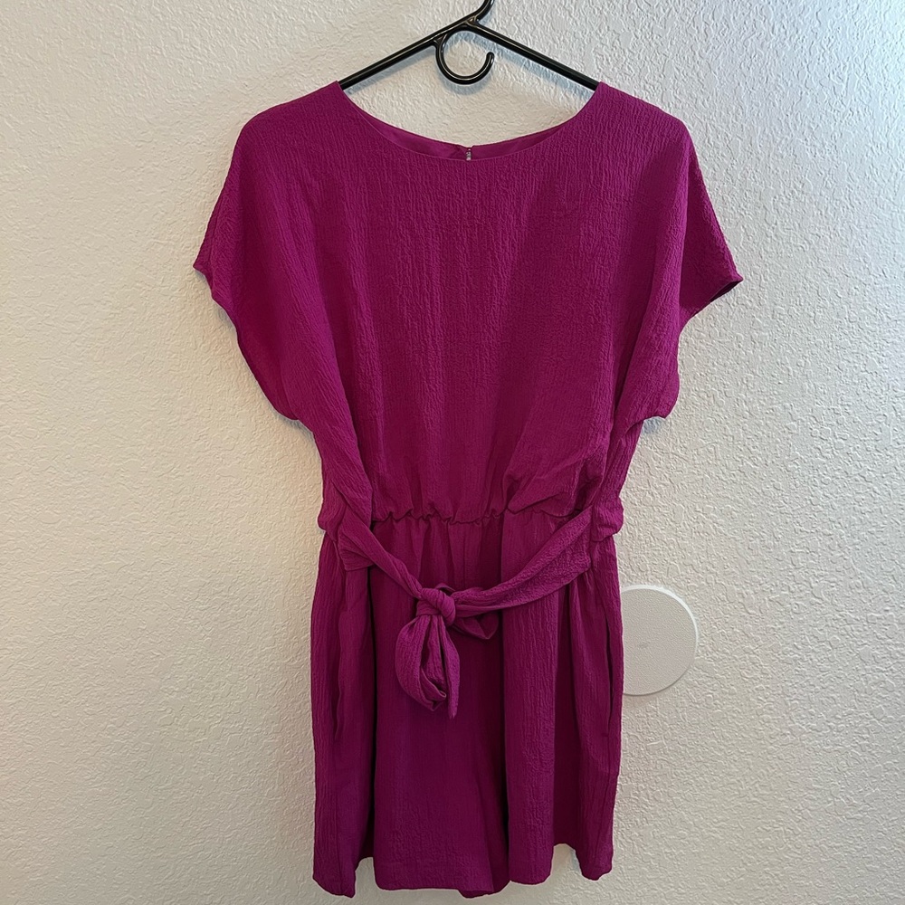 🌴Grayson Fuchsia/Purple Romper With Tie Waist and Pockets Size Medium